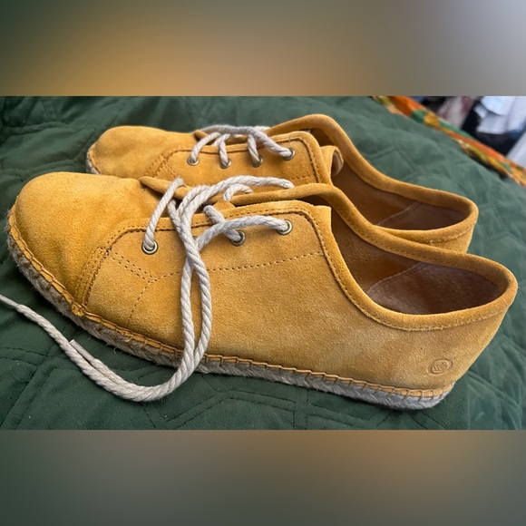 BORN drilles women size 8.5 suede with soft footbed - Picture 3 of 5